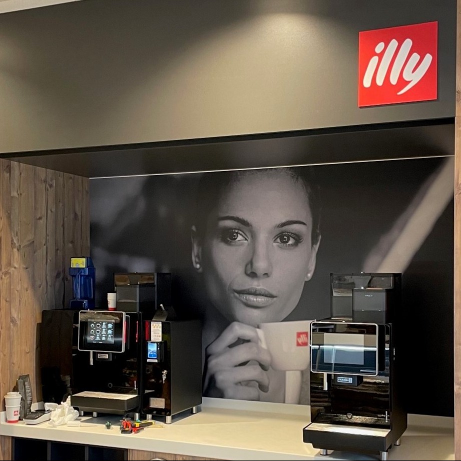 Corner Illy